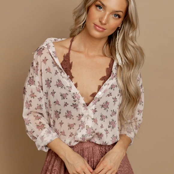 Elegant Lace Bralette in Brown - Picture 5 of 12